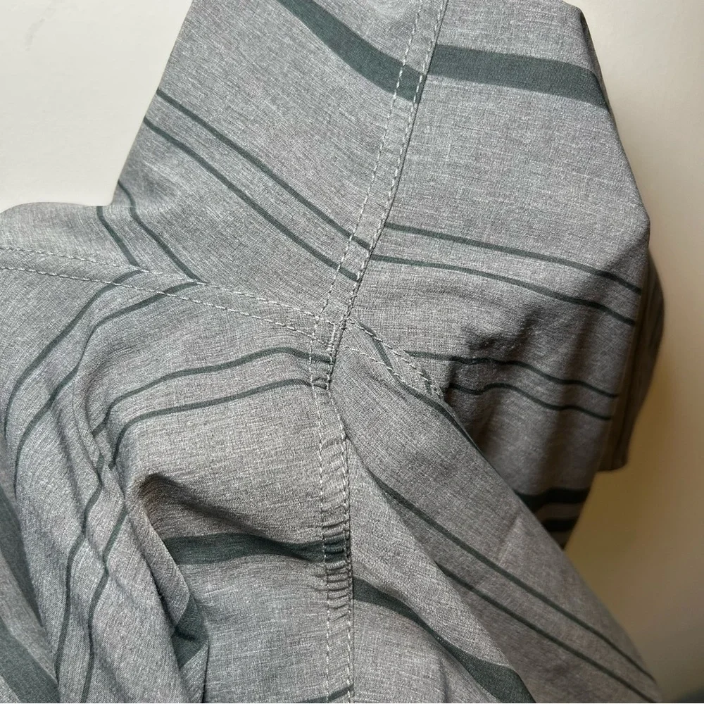 Vuori Banks Short Grey with Green Stripe Size Medium - Picture 7 of 9